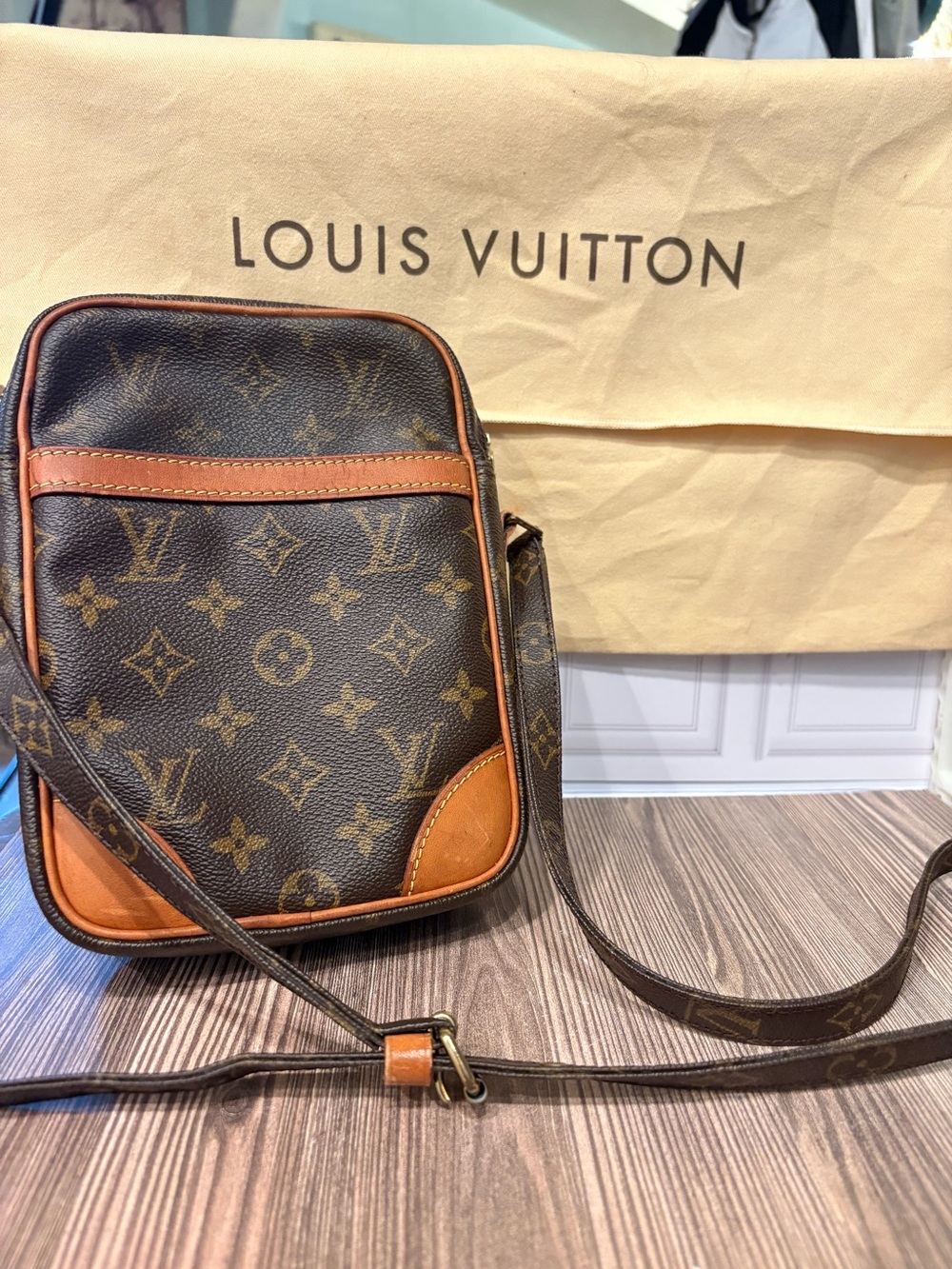 Authentic Vintage Louis Vuitton Monogram  Danube Crossbody  Canvas Bag AR0030